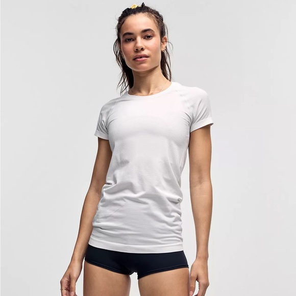 Lululemon Swiftly Tech Short-Sleeve Shirt 2.0
Hip Length - Picture 1 of 4